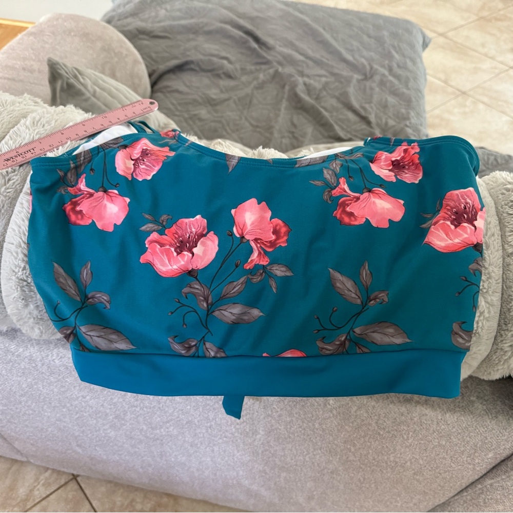 Coral Reef xl 3 pieces swim set never worn